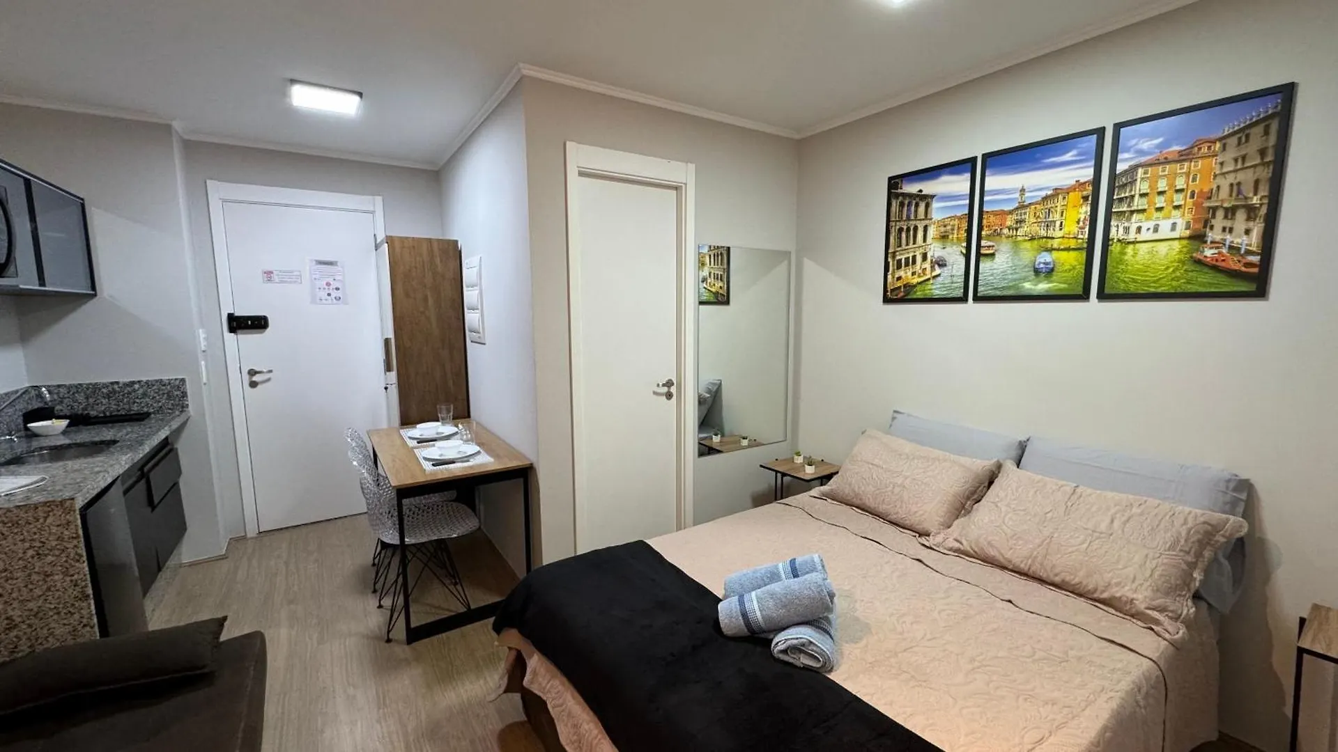 Studio Veneza Prox Metro Bras, Feirinha Madrugada, 25 Marco, Templo Salomao 圣保罗 0*,